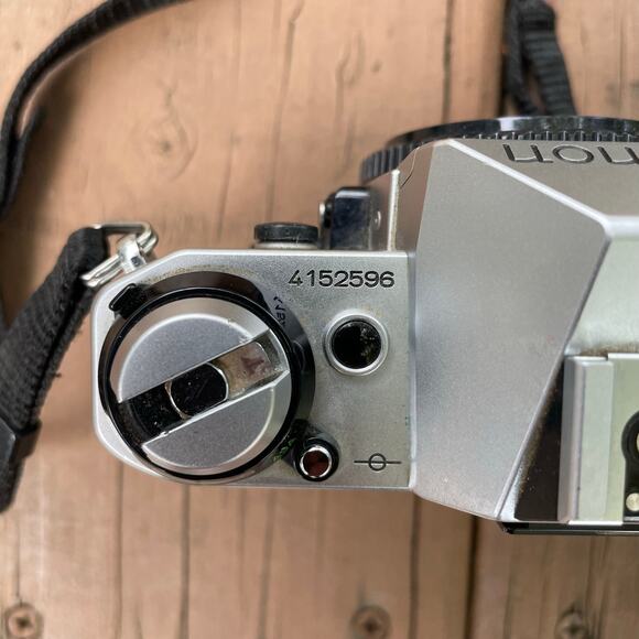 Canon AE1 Canon zoom lens 35-70mm Vivitar MC Macro Focusing Zoom F4.5-5.6 70-210 - Picture 15 of 16